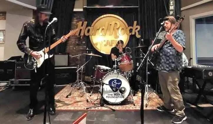 No Filter on stage at Hard Rock Cafe